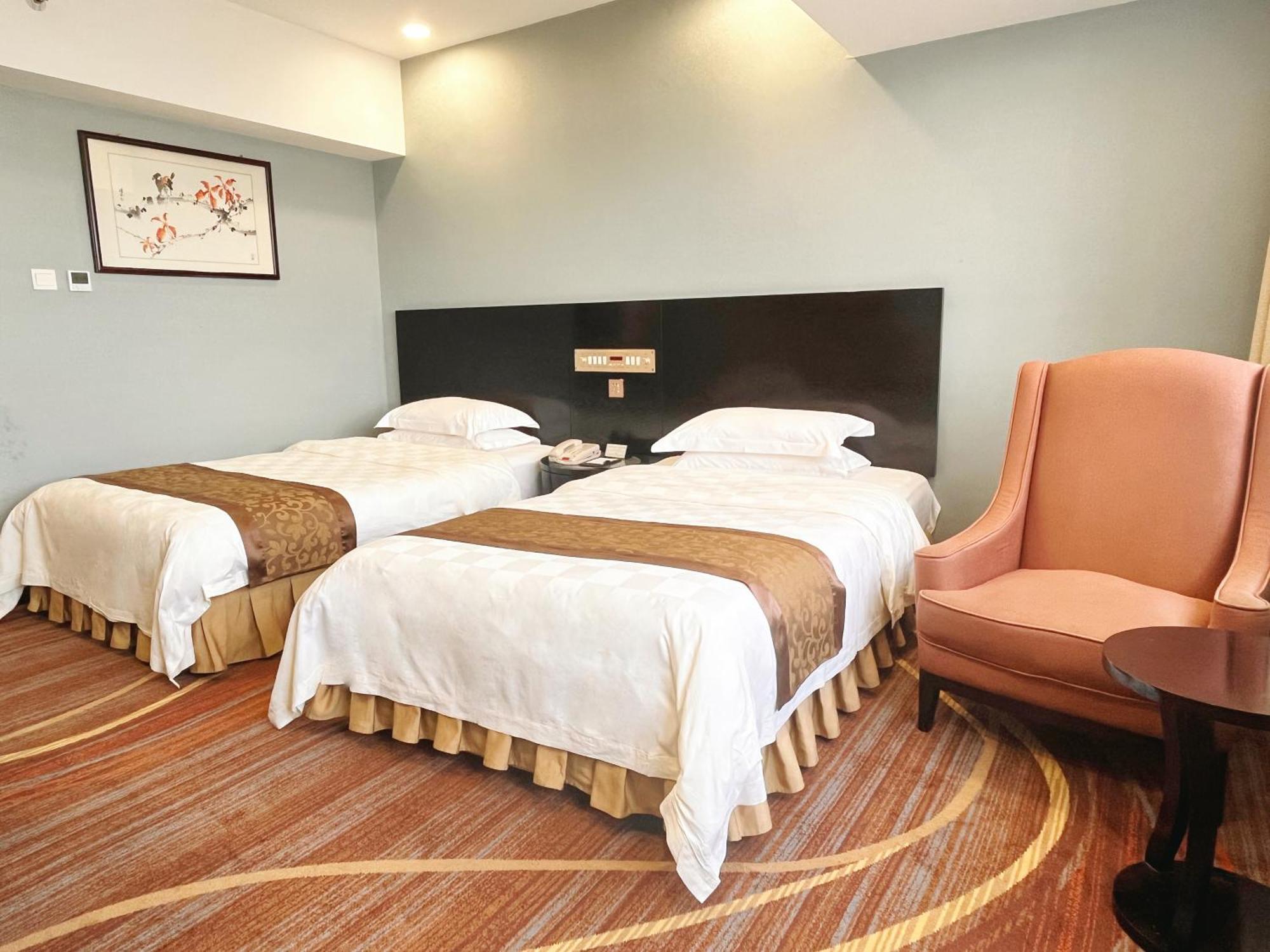 Skyline Plaza Hotel Guangzhou Bagian luar foto