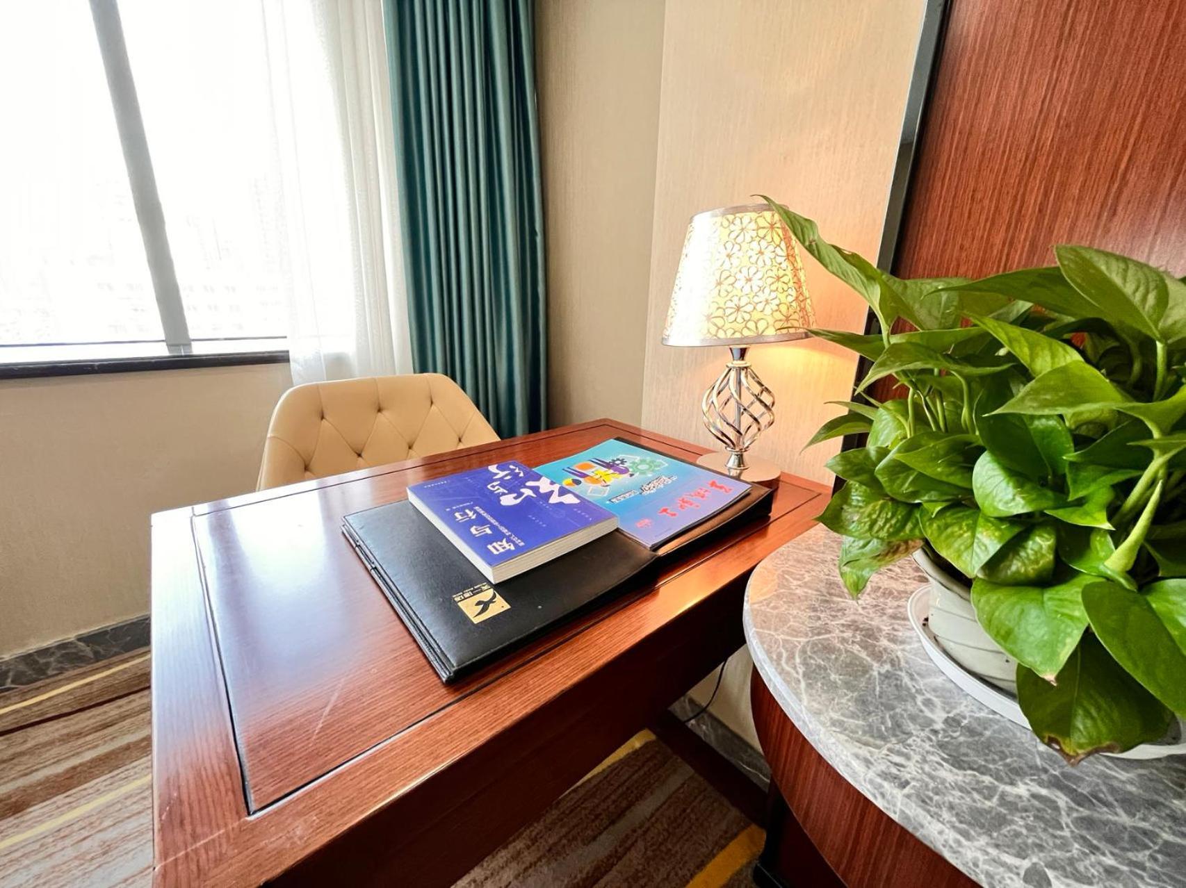 Skyline Plaza Hotel Guangzhou Bagian luar foto