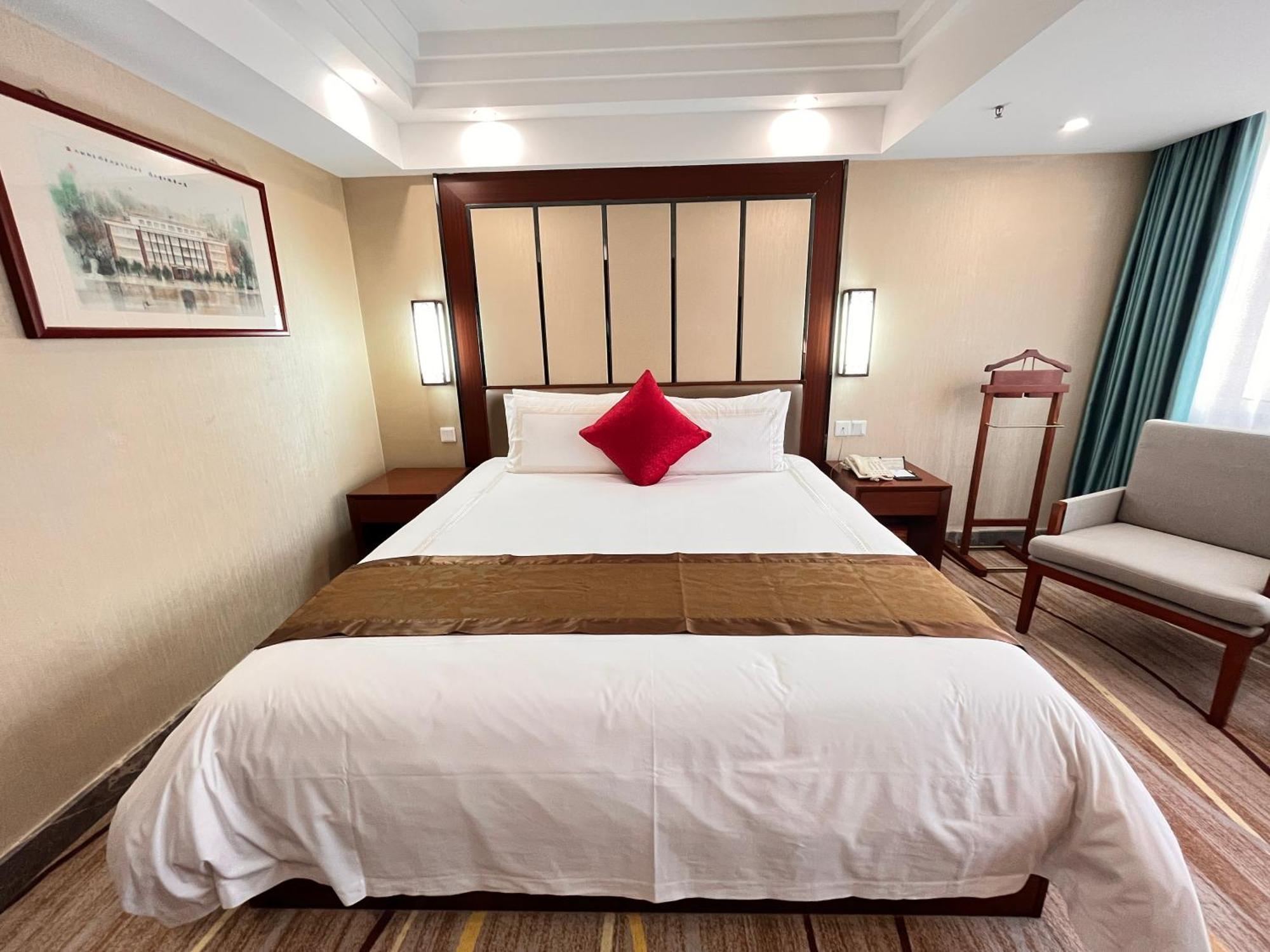 Skyline Plaza Hotel Guangzhou Bagian luar foto