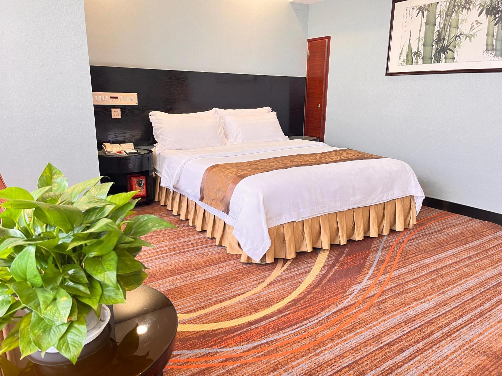 Skyline Plaza Hotel Guangzhou Bagian luar foto