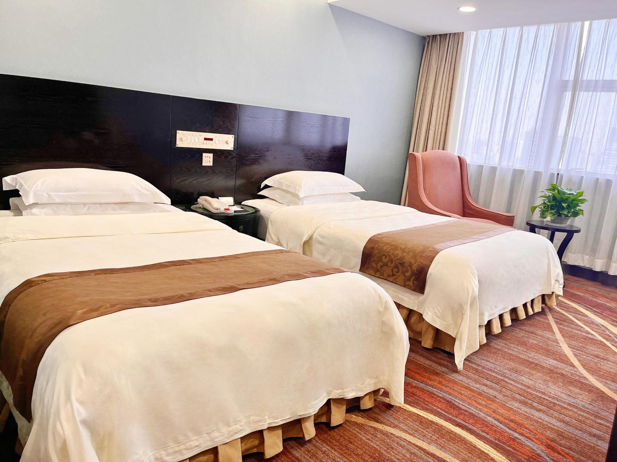 Skyline Plaza Hotel Guangzhou Bagian luar foto