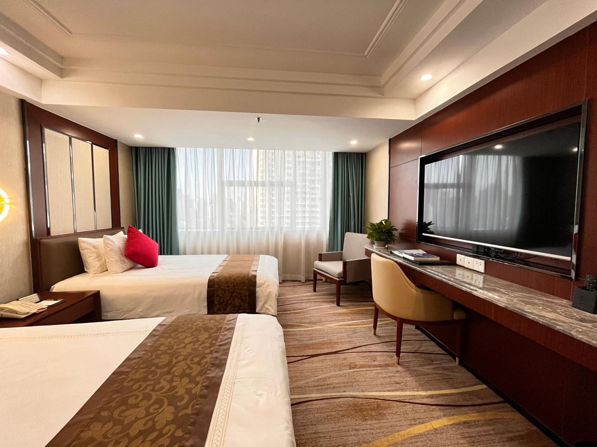 Skyline Plaza Hotel Guangzhou Bagian luar foto
